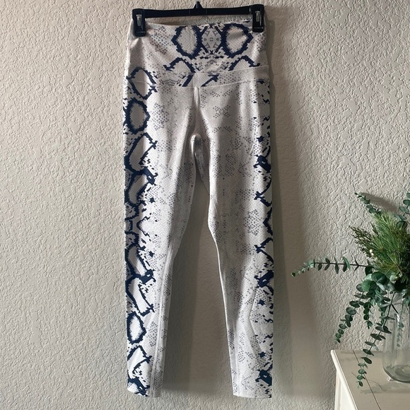 𝅺la Society Snake Print Leggings - Picture 1 of 8